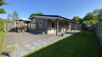 Ferienhaus für 4 Personen, mit Balkon/Terrasse und Terrasse in Kamperland
