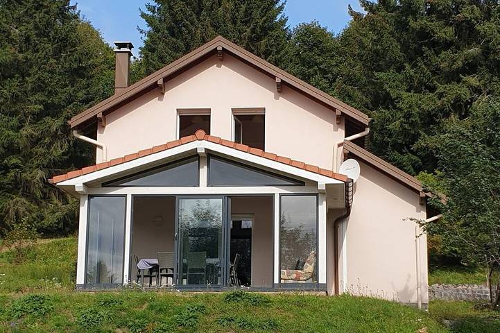 Location de vacances pour 10 personnes, avec balcon et jardin à La Bresse