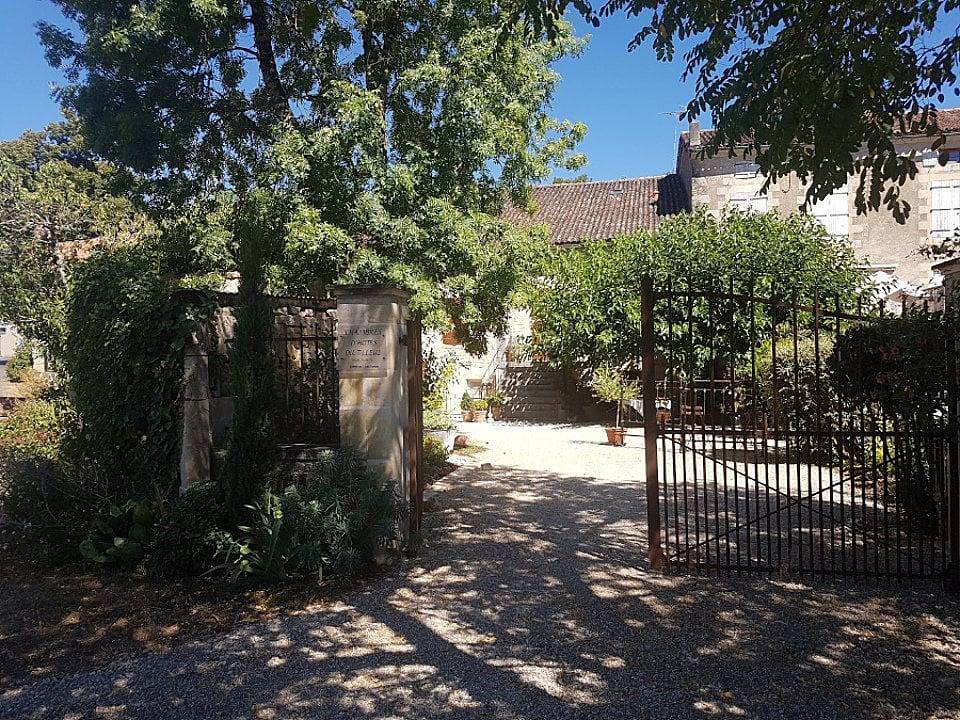 Chambres d'hôtes du Tilleul - Chambre Paul in Nanteuil-en-Vallée, Charente