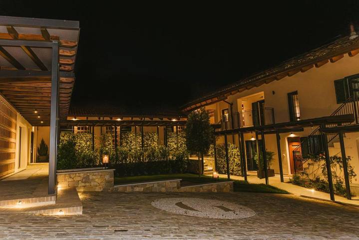 Location de vacances pour 2 personnes, avec piscine et jardin ainsi que sauna et jacuzzi à Serralunga d'Alba - 4