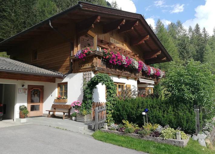 Ferienwohnung für 2 Personen, mit Balkon und Terrasse sowie Garten