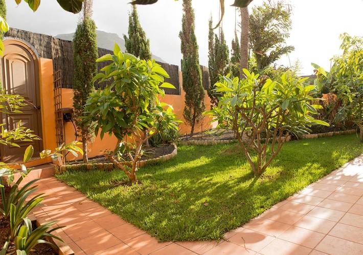 Apartamento para 4 personas, con Terraza además de Jardín y Vistas en Bajamar 