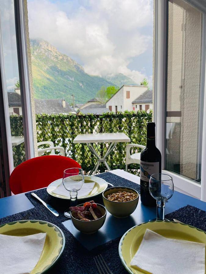 Gîte pour 4 personnes, avec balcon ainsi que vue et piscine à Bielle (Pyrénées-Atlantiques) - 4