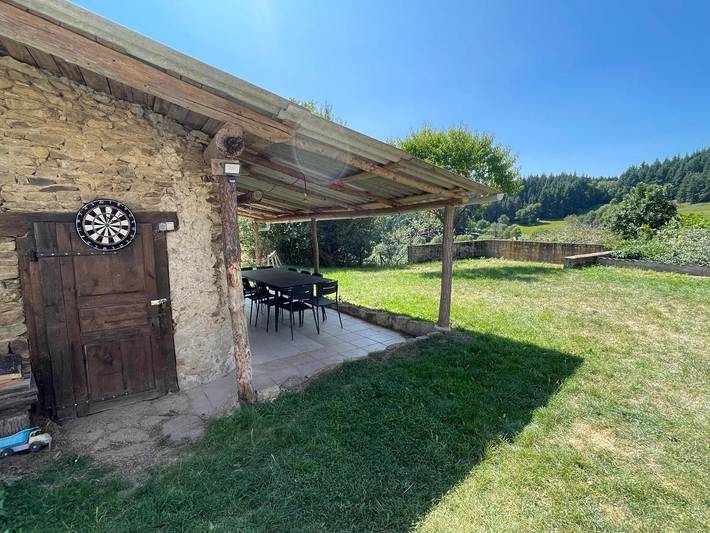 Location de vacances pour 6 personnes, avec jardin ainsi que terrasse et vue, animaux acceptés à Champagnac-le-Vieux - 4