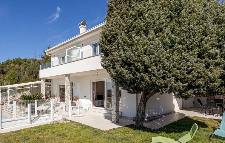 Ferienwohnung für 4 Personen, mit Terrasse, mit Haustier in Banjol - 2