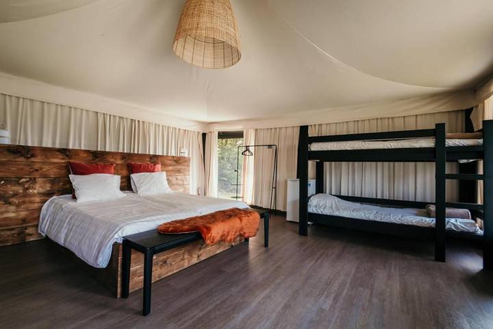 Camping pour 2 personnes, avec terrasse ainsi que jardin et piscine au Province de Luxembourg - 2