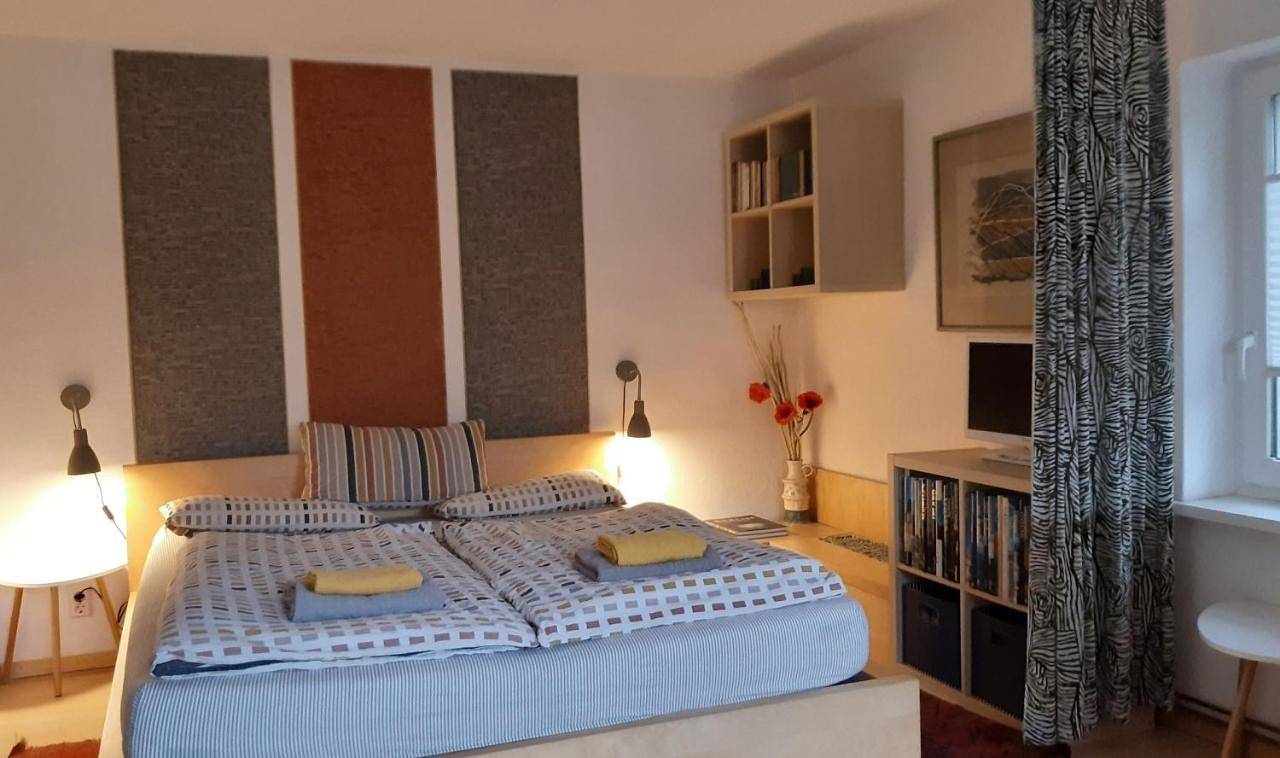 Ganze Ferienwohnung, Apartment with Garden View in Marzahn - Hellersdorf, Berlin