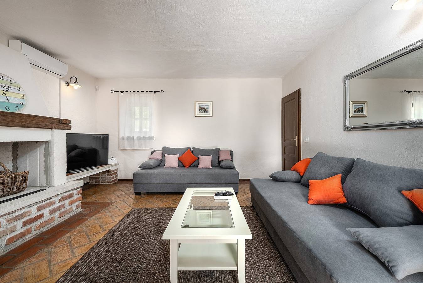 Villa mit privatem Pool und 3 Schlafzimmer in Sveti Lovreč Pazenatički, Zentralistrien