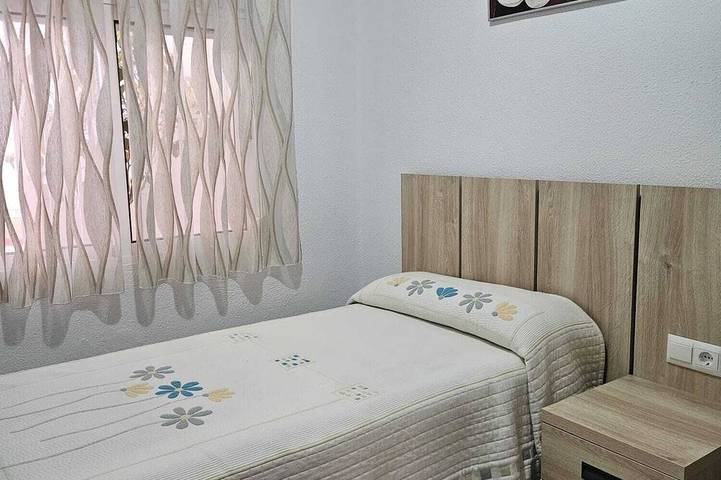 Casa Adosada Con Patios, BBQ, WIFI Gratuito Y Parking A 5' A Pie De La Playa in Nerja Centre, Nerja