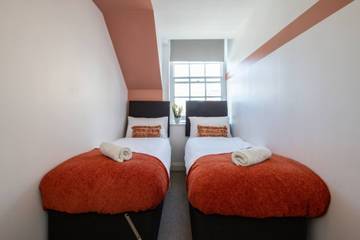 Apartment for 6 People in Bournemouth, South West England, Photo 2