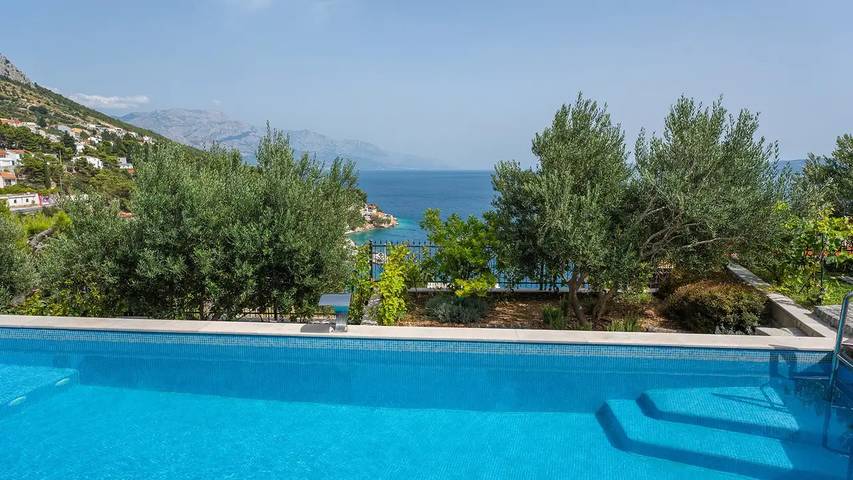 Villa pour 8 personnes, avec piscine et sauna ainsi que jardin et balcon à Mimice - 3