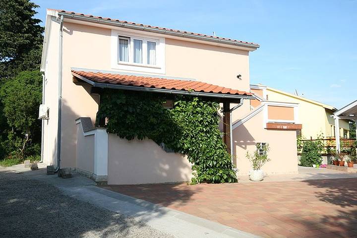 Apartamento entero, Apartamento de una habitación con una terraza Suha Punta, Rab A-17239-a in Kampor, Rab