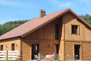 Maison de campagne pour 7 personnes, avec jardin ainsi que sauna et terrasse, animaux acceptés à Gerbépal