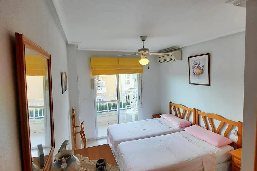 Centraal gelegen huis, terras, dicht bij strand en centrum, airco, gratis wifi. in Santa Pola, Costa Blanca