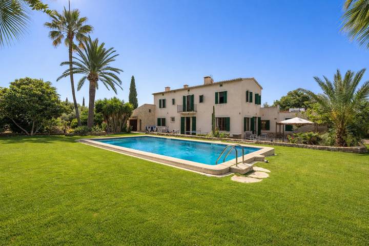 Villa pour 12 personnes, avec piscine ainsi que jardin et jacuzzi - 1