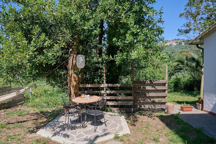 Hel lejlighed, Room 'Camera D'ambra' with Private Terrace, Private Garden and Wi-Fi in Campiglia Marittima, Etruscan Kyste