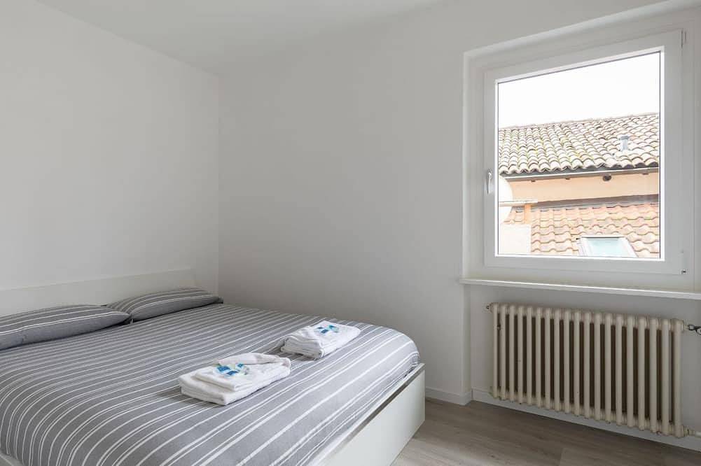 Ganze Wohnung, Maisonette mit Balkon mit Blick auf den See (Rose 2) in Lugano, Luganersee
