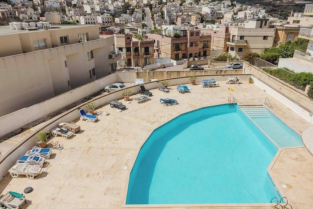 Entire apartment, This apartment is a 2 bedroom(s), 2 bathrooms, located in Is-Swieqi, null. in San Giljan, Malta Island
