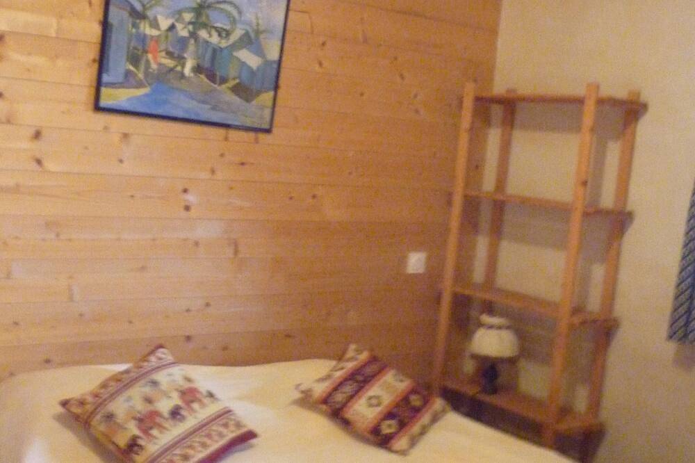 Gite à la ferme  dans un cadre exceptionnel in Rocles, Parc naturel régional des Monts d'Ardèche