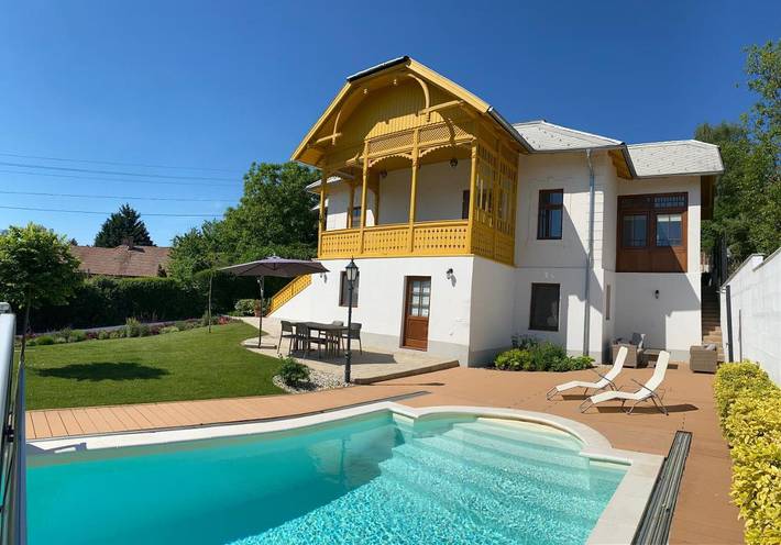 Ferienwohnung für 3 Personen, mit Terrasse und Garten sowie Pool in Balatonalmadi