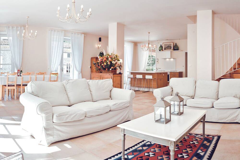 La Forge, 8p., at the beautiful \"Domaine de Vincenti\", at the Gates of Provence in Divajeu, Die region