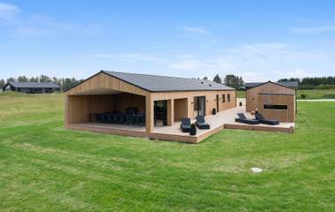 Ferienhaus für 16 Personen, mit Sauna und Garten in lønstrup