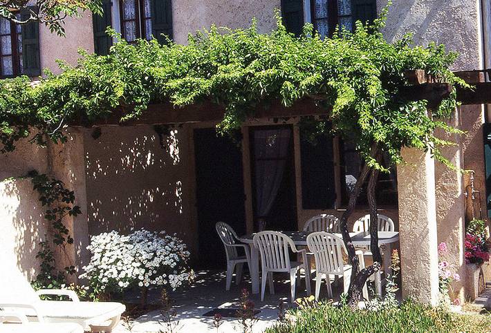 Gîte pour 5 personnes, avec terrasse et jardin
