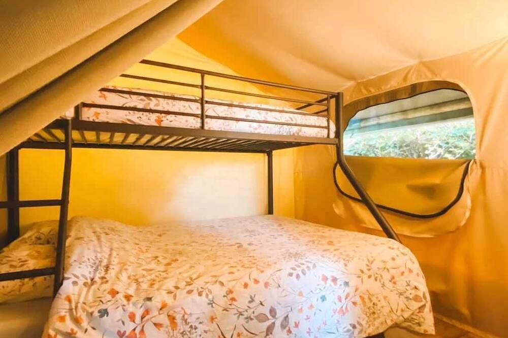 Zecamping 3 étoiles piscine chauffée toboggans locatif 35m2 5 pers in Surgères, Rochefort und Umgebung