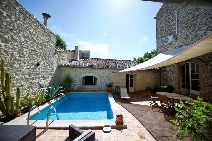 Maison d’hôte pour 2 personnes, avec piscine ainsi que terrasse et jardin à Aubais - 3