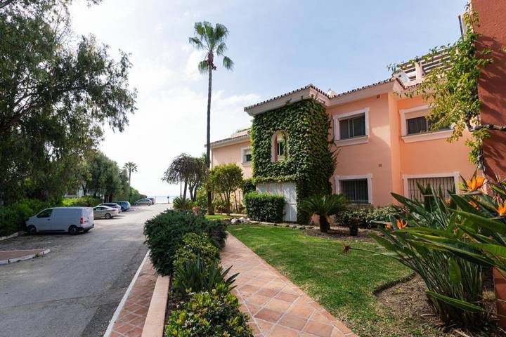 Apartamento de vacaciones para 6 personas, con piscina además de vistas y jardín - 1