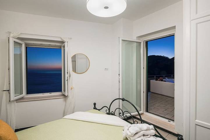Villa just minutes from the magnificent landscapes of the Amalfi Coast in Furore, Sorrento Coast