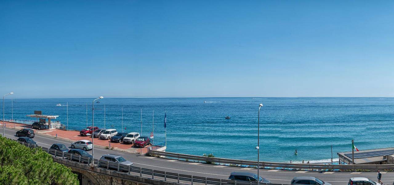 Villa Cadiz Apartments Varazze in Varazze (City), Varazze