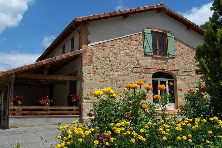 Chambre d’hôte pour 2 personnes, avec jardin ainsi que piscine et vue sur le lac à Seysses-Savès