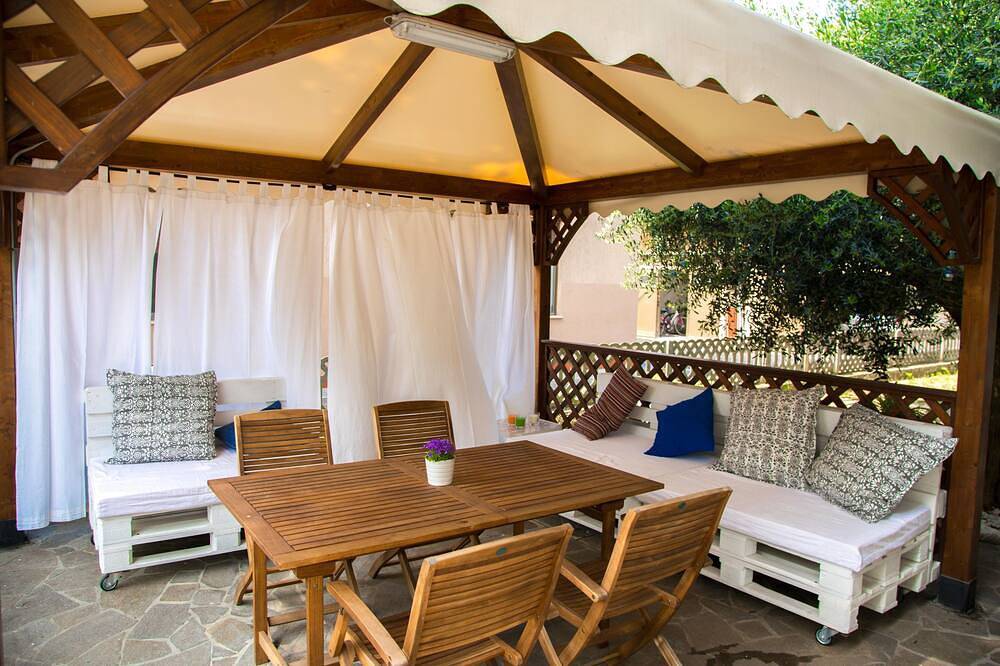 Apartamento entero, Oasis de relajación no lejos del mar, estacionamiento en el patio interno. in Valle del Metauro