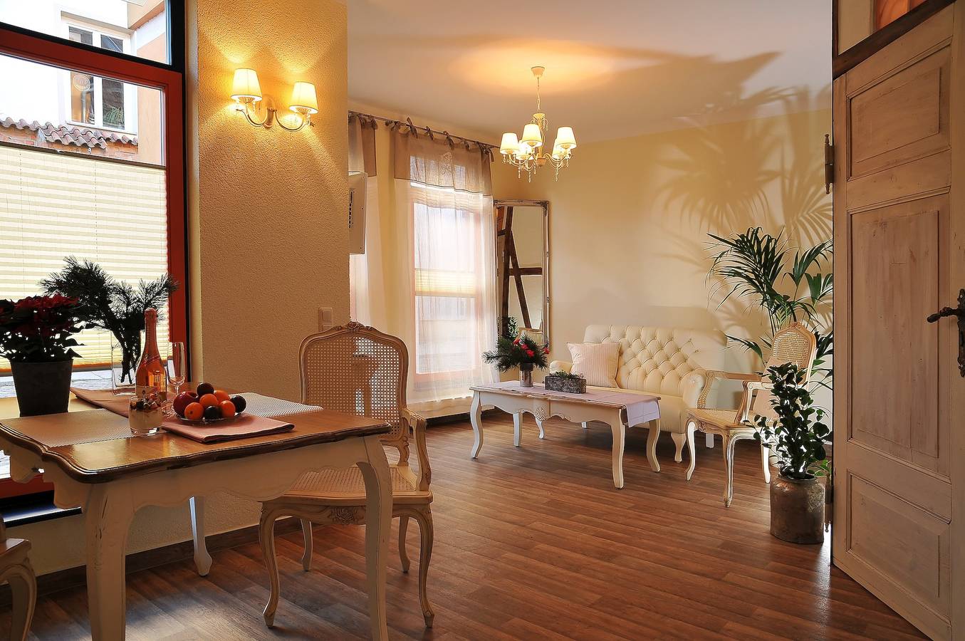 Apartamento entero, Apartamento 'Wohnung 'am Kütertor' - Störtebeker' con terraza privada y Wi-Fi in Ocenarium Stralsund, Stralsund