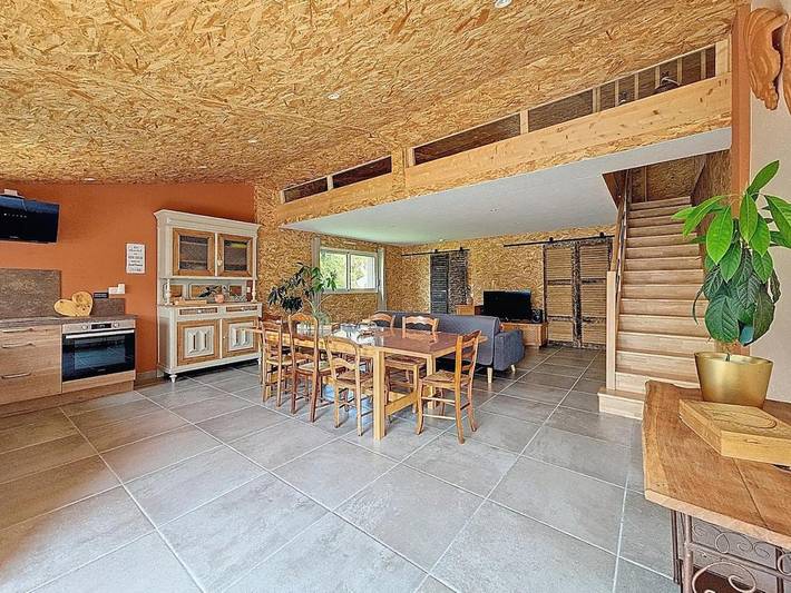 Location de vacances pour 8 personnes, avec Terrasse et Jardin ainsi que Piscine et Vue dans Orée-d'Anjou