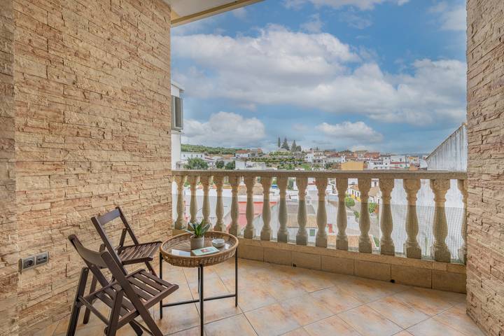 Casa de vacaciones 'León' con terraza privada, Wi-Fi y aire acondicionado in Almodóvar del Río, Provincia de Córdoba