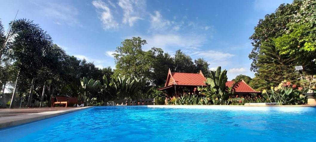 Chalet für 2 Personen, mit Kinderpool und Whirlpool sowie Pool und Garten in Thailand