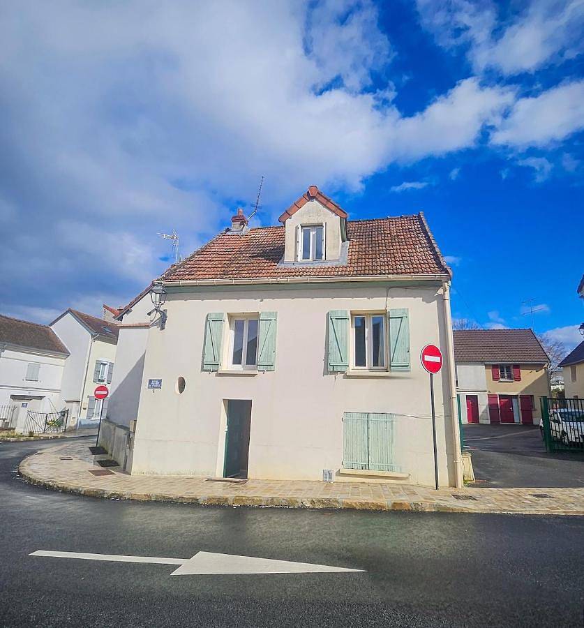 Appartement entier, One-Bedroom Apartment in Coupvray, Seine-et-Marne