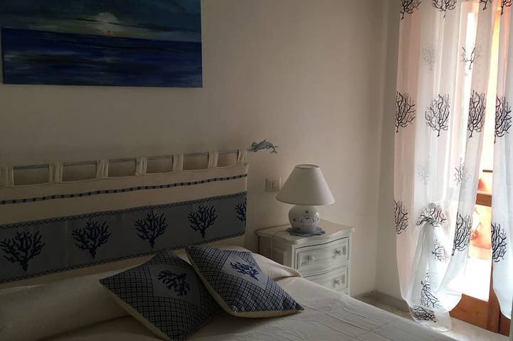 Schönes Apartment mit privatem Pool, 100 Meter vom Strand in Spiaggia di Laconia, Arzachena