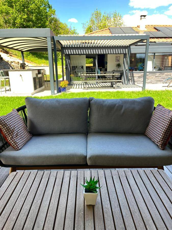 Location de vacances pour 9 personnes, avec Balcon et Terrasse ainsi que Jardin et Vue dans Valserhône - 3