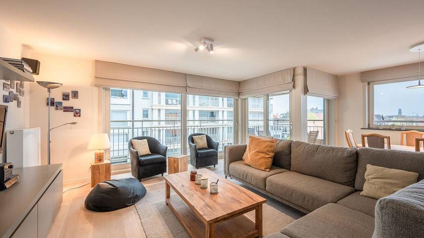 Gîte pour 7 personnes, avec terrasse dans Duinbergen