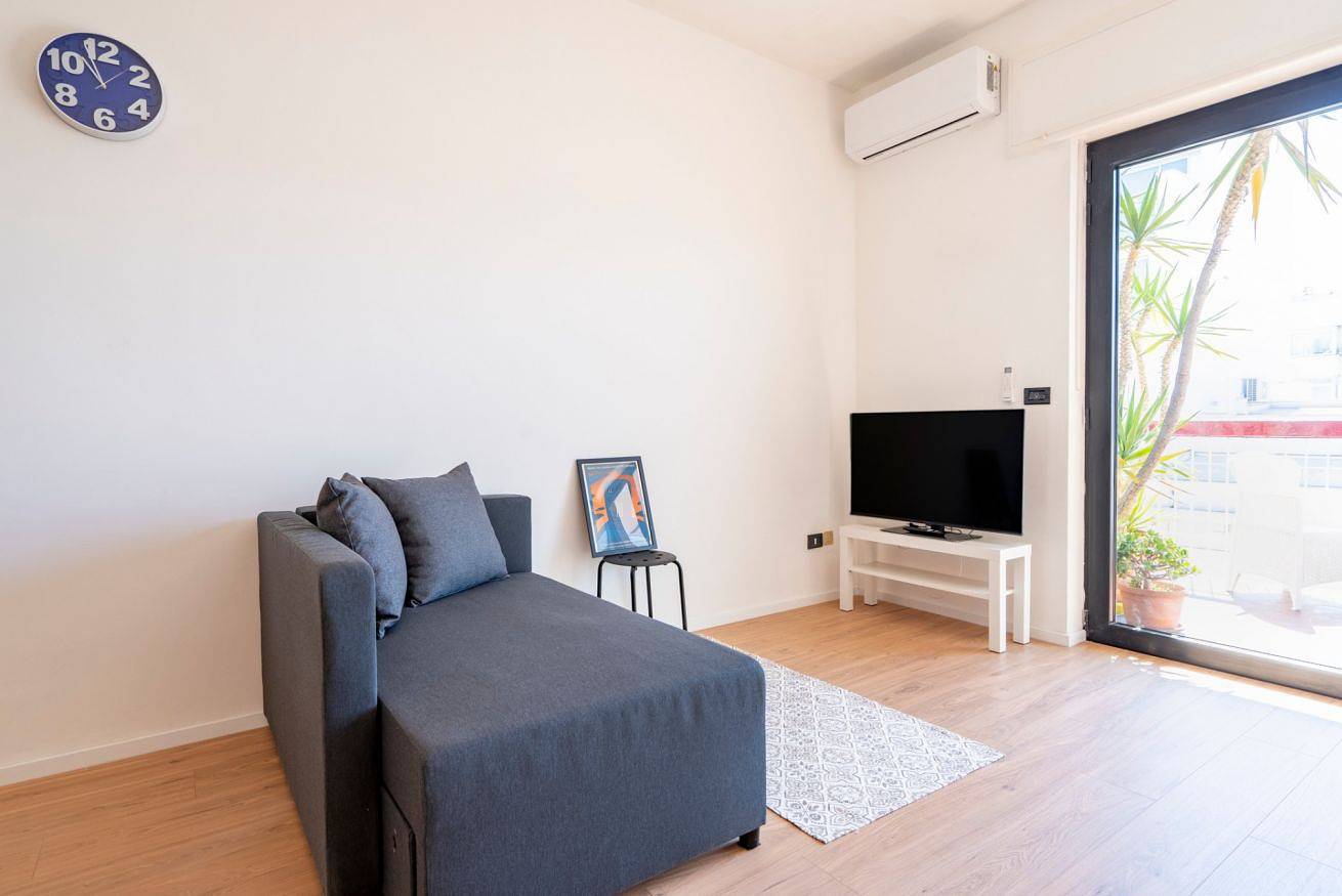 Appartamento intero, Central & Elegant Loft - with Balcony in Bari, Provincia di Bari