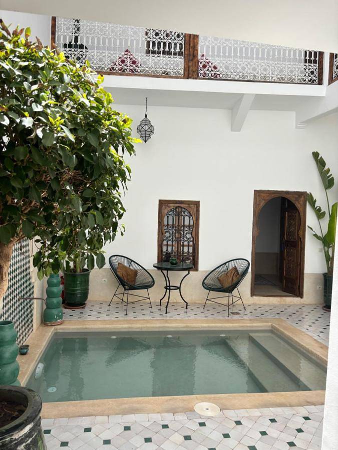 Chambre d’hôte pour 2 personnes, avec terrasse et piscine