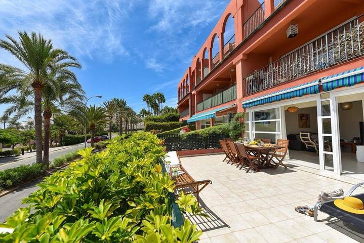 Apartamento para 6 personas, con piscina además de jacuzzi y balcón en Pasito Blanco