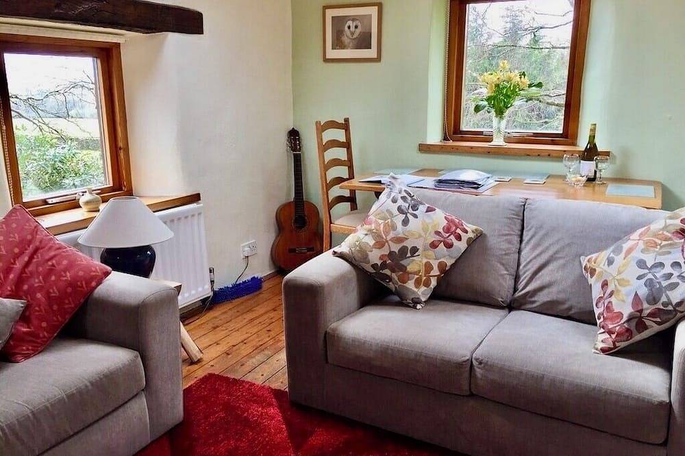 Detached, romantic, homely barn. Peaceful with lovely views. Garden. New kitchen in Lake District