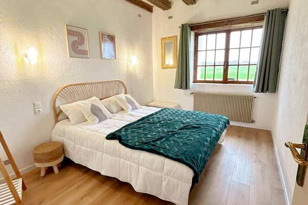 Gîte de charme avec piscine, animaux acceptés, idéal pour familles in Thoré-la-Rochette, Vallée de la Loire