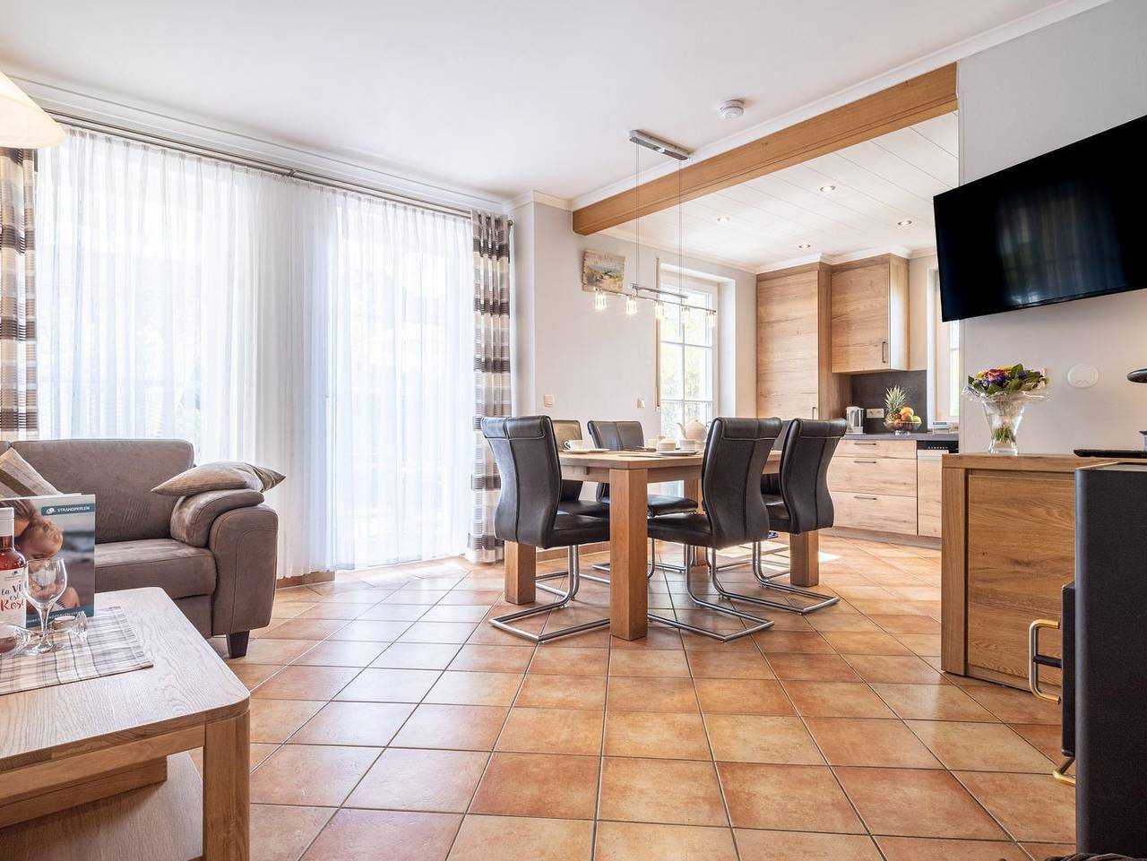 Entire apartment, Erdgeschoss-Wohnung So5 im Haus Strandoase im Ostseebad Wustrow in Wustrow, Fischland