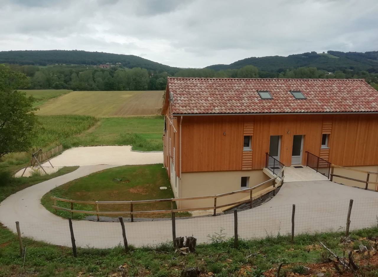 Appartement entier, Gîte "Les Falaises" 90 m² - Le Séchoir des Acacias in Saint-Léon-sur-Vézère, Périgord Noir