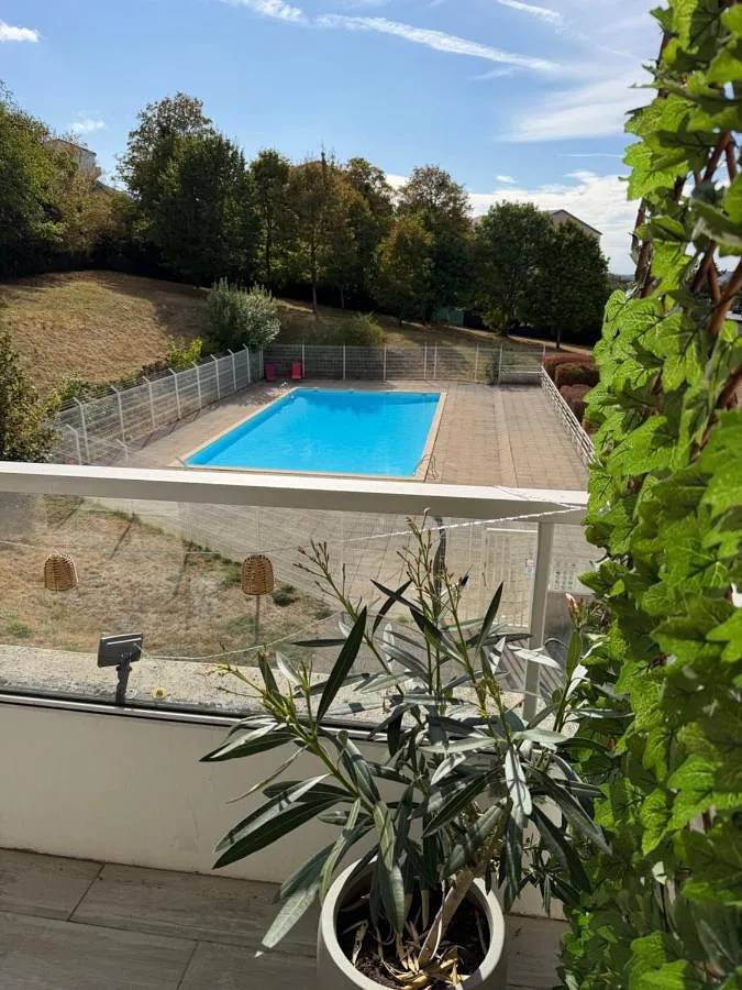 Apartamento de vacaciones para 4 personas, con vistas además de piscina y terraza - 1